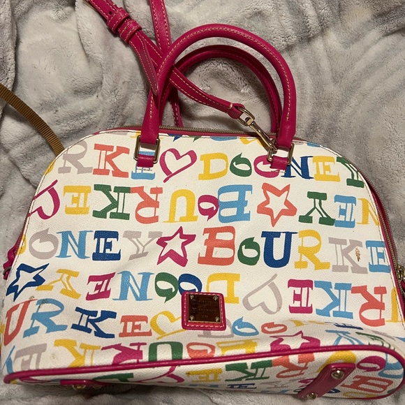 Dooney & Bourke purse, pre-owned but in excellent condition - Picture 2 of 7